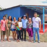 Prefeito David Almeida prestigia a mágica ‘Parada Natalina’ e incrível show de luzes com drones no parque Amazonino Mendes