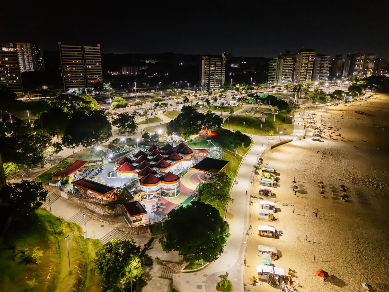 Casa de Praia Zezinho Corrêa virou um dos polos turísticos da cidade de Manaus