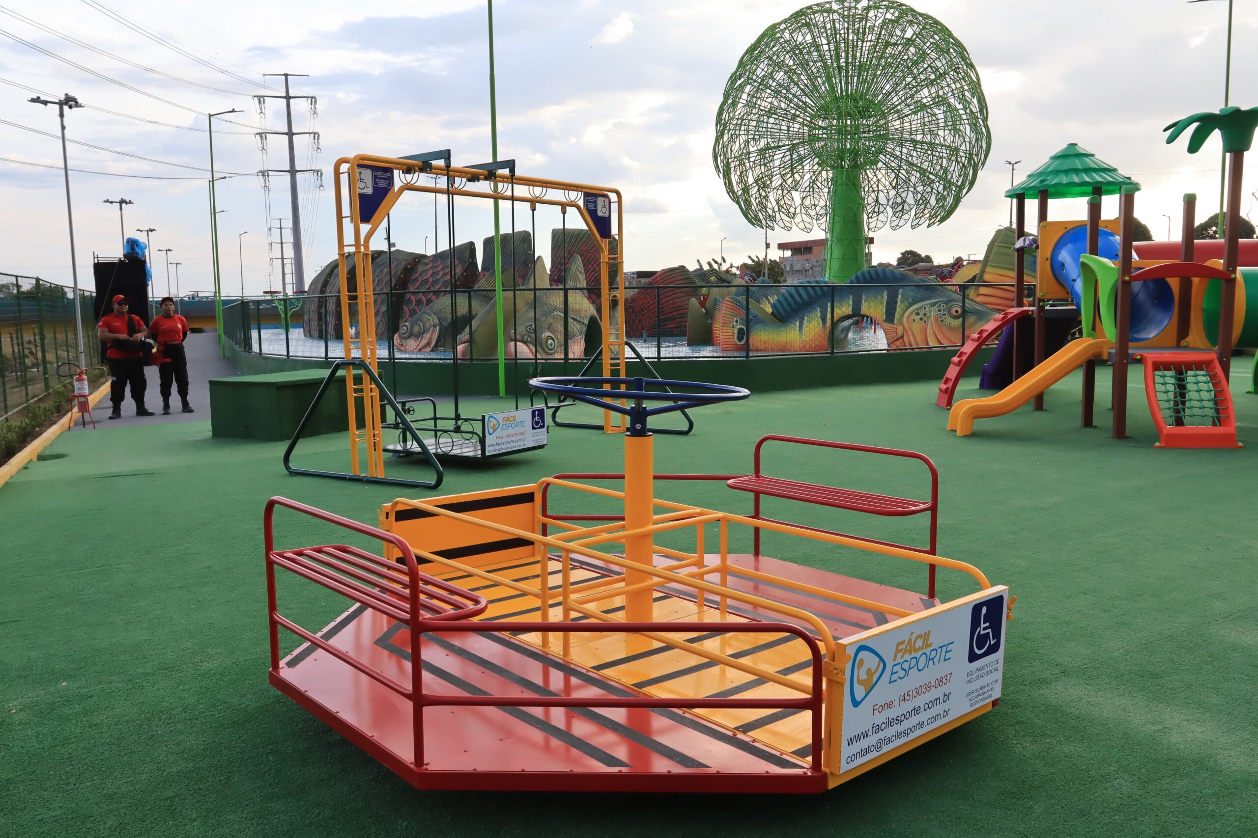 Brinquedos exclusivos para PcDs no Parque Gigantes da Floresta