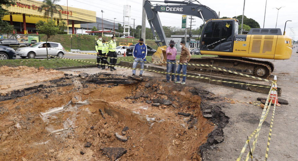 Erosões em vias principais de Manaus foi um dos marcos da nossa gestão