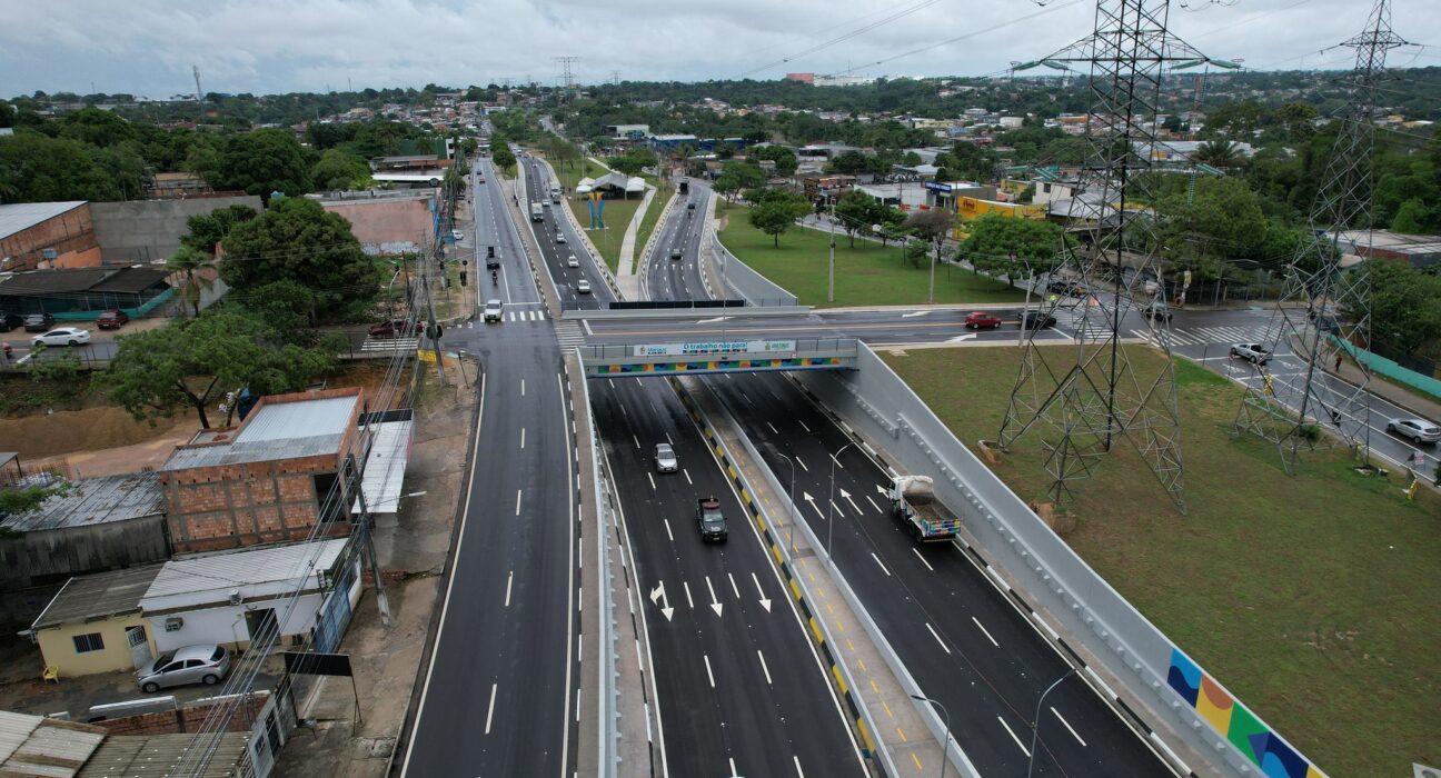 Viaduto José Fernandes, mais conhecido como Viaduto das Torres