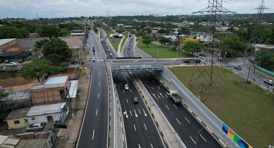 Viaduto José Fernandes, mais conhecido como Viaduto das Torres
