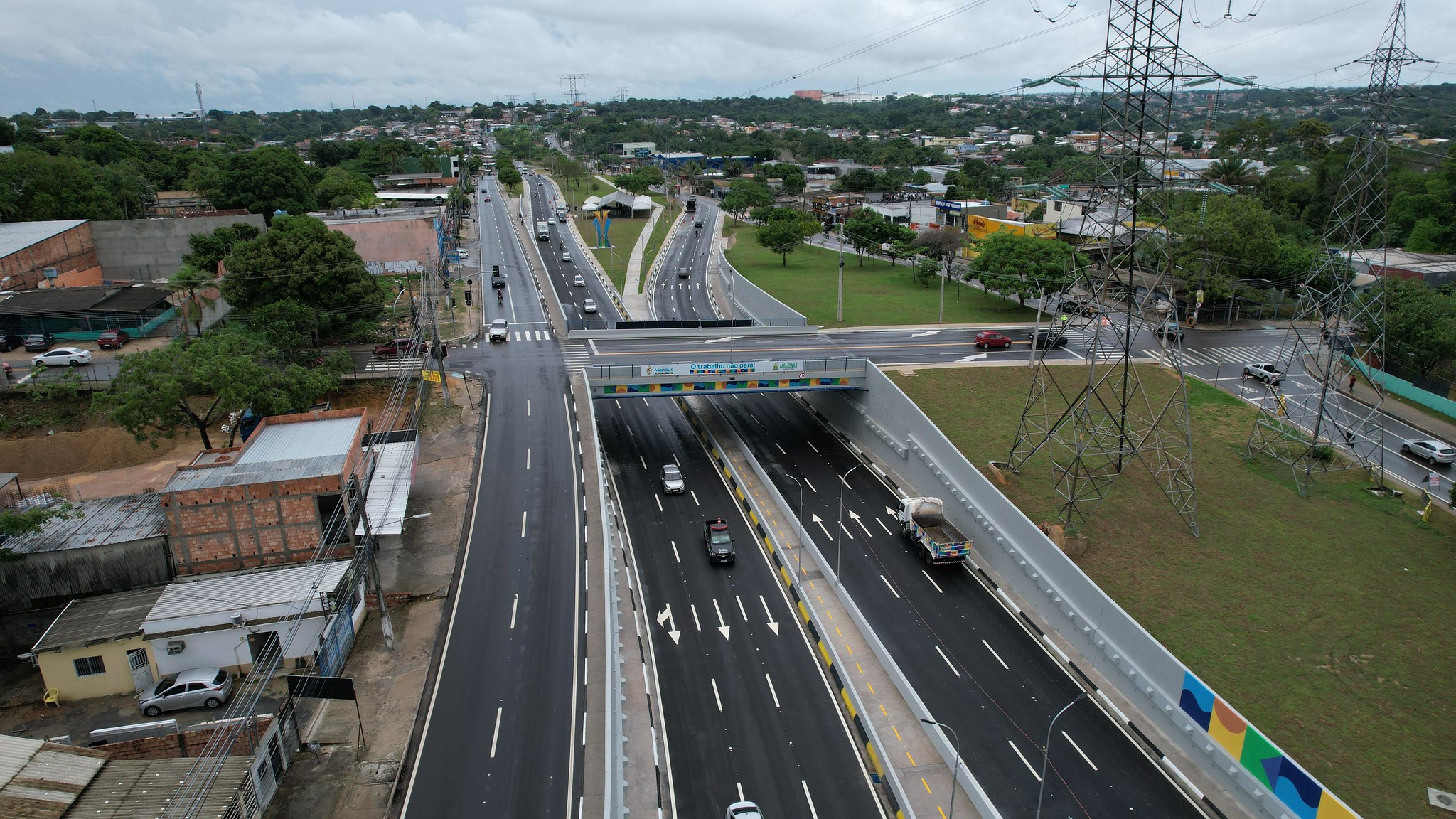Viaduto José Fernandes, mais conhecido como Viaduto das Torres