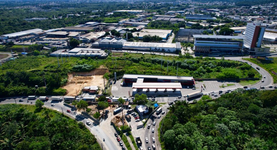 Viaduto Márcio Souza em obras