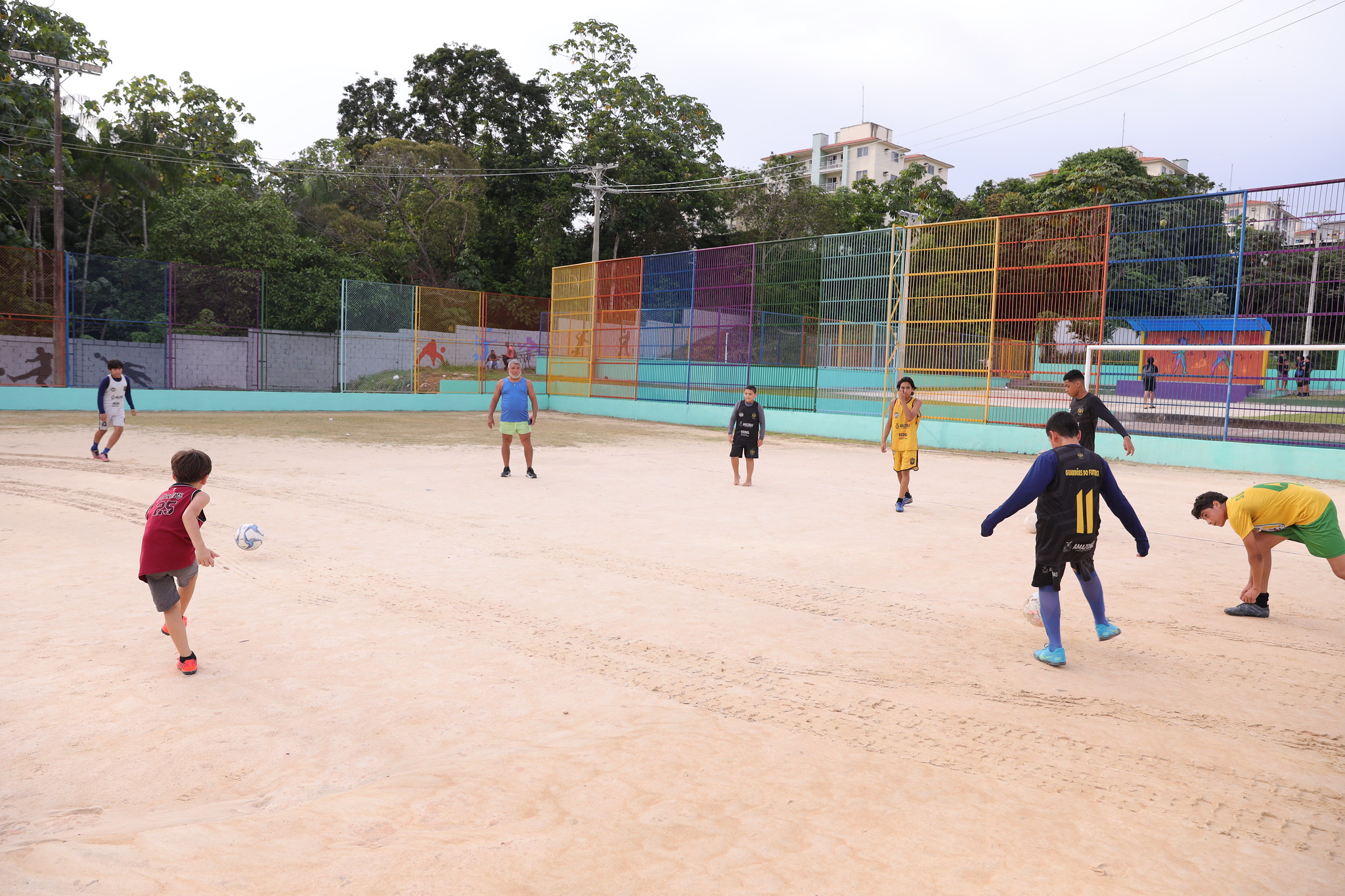A Prefeitura de Manaus entregou, ao longo de 2025, 14 complexos esportivos e espaços de lazer em diferentes bairros da capital amazonense.