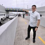 Prefeito David Almeida prestigia a mágica ‘Parada Natalina’ e incrível show de luzes com drones no parque Amazonino Mendes