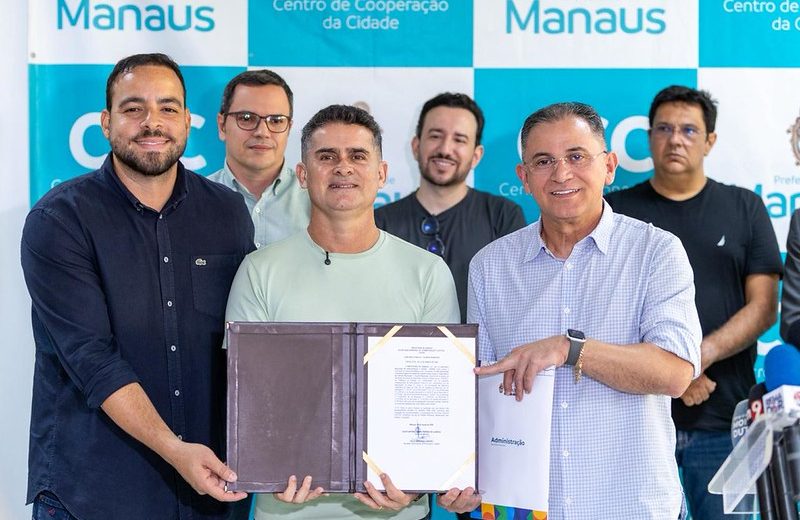 Prefeito David Almeida e secretários durante anúncio da abertura de concurso público para a Guarda Municipal de Manaus