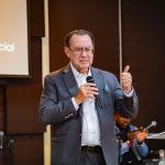 David Almeida cresce nas pesquisas e aparece em segundo lugar na disputa pelo Governo do Amazonas, aponta Instituto Eficaz