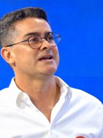 ”Cidade, senta aí que eu vou te falar o que fiz em quatro meses como governador”, diz David no debate da TV A Crítica