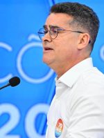”A senhora não colocou um tijolo na Santa Casa e fala que vai fazer hospitais”, dispara David para Maria do Carmo