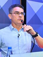No debate da Rede Amazônica, David defende levar ao interior modelo de serviços adotado em Manaus